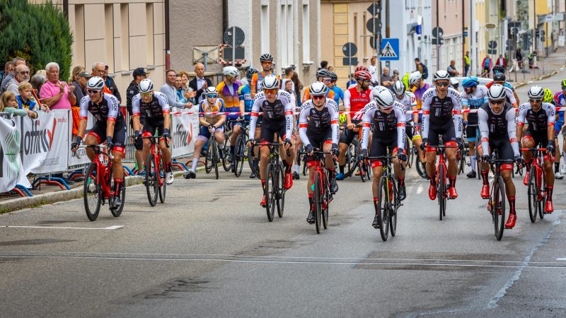 Road Cycling Criterion 3 EOSR2365