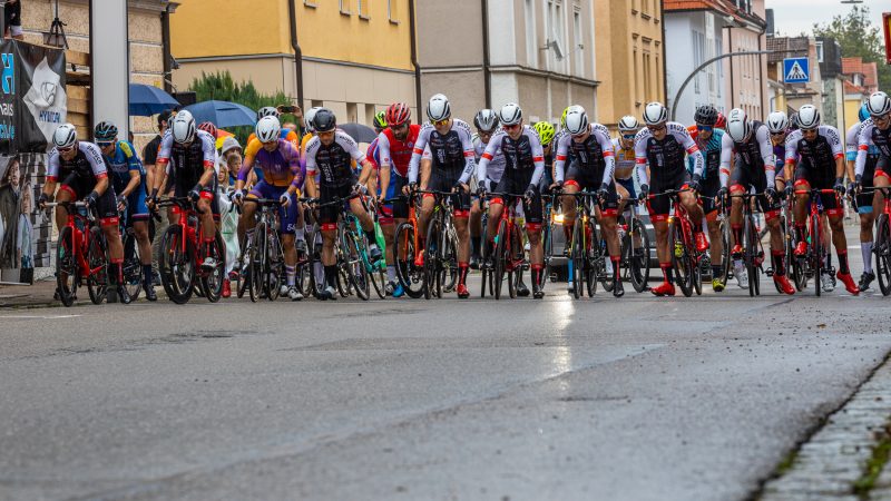 Road Cycling Criterion 6 EOSR2386