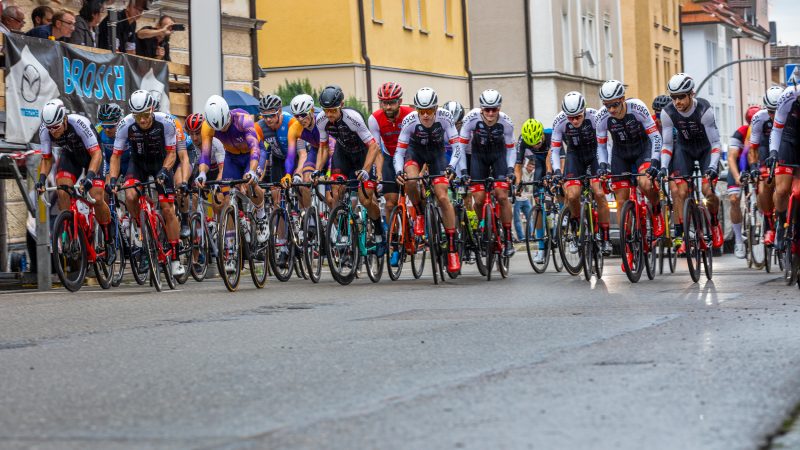 Road Cycling Criterion 7 EOSR2395 Edit