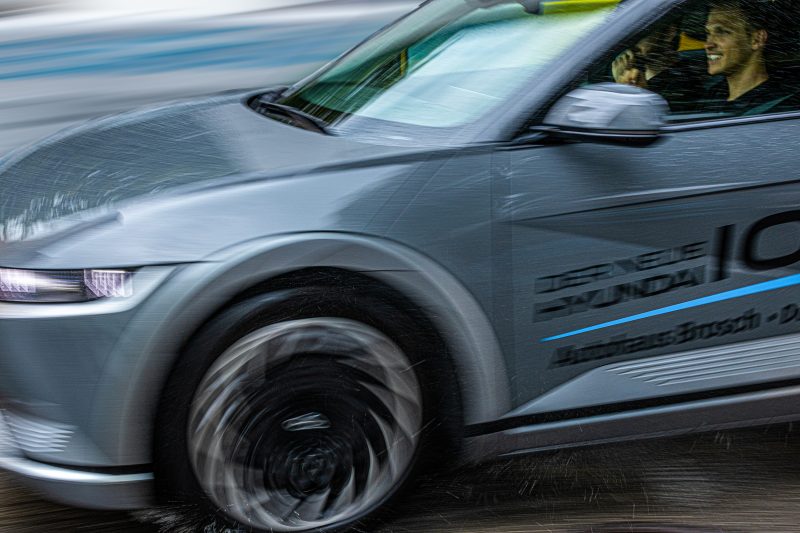 Road Cycling Criterion 56 EOSR2768 Bearbeitet